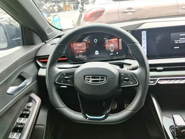 Geely Binrui — Фото автомобиля 10