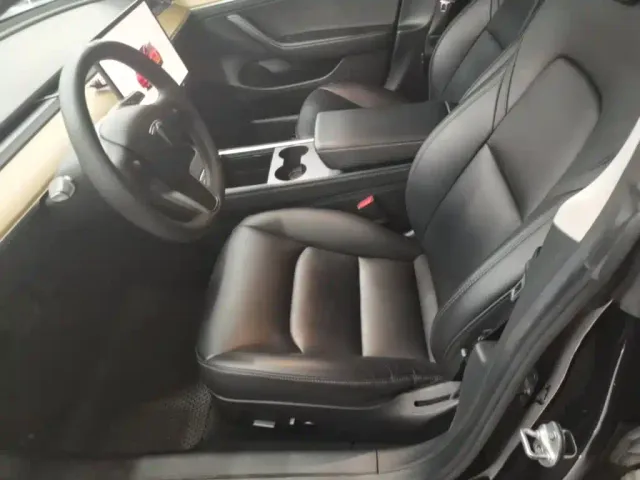 Tesla Model 3 — Фото автомобиля 14