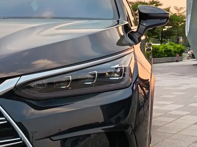 BYD Tang — Фото автомобиля 20