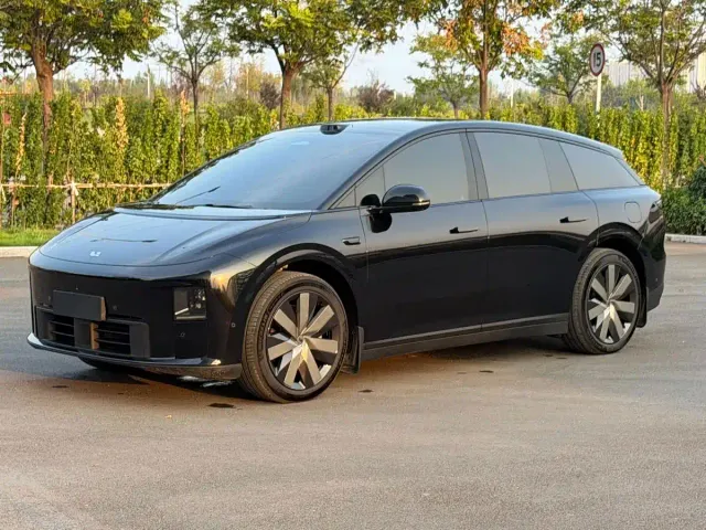 Фотография автомобиля — Li Auto i6