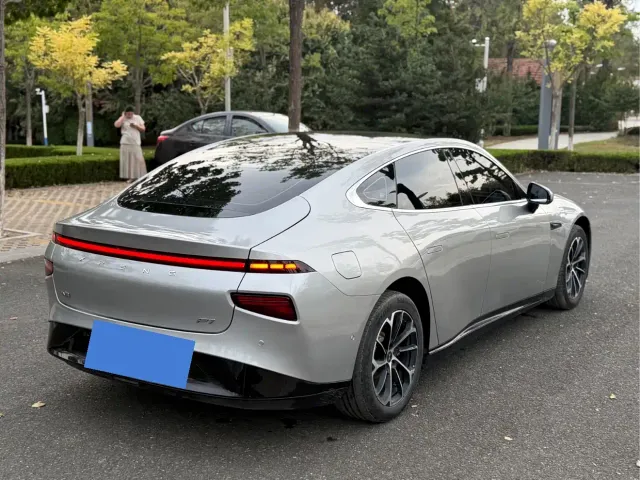Xpeng P7 — Фото автомобиля 6