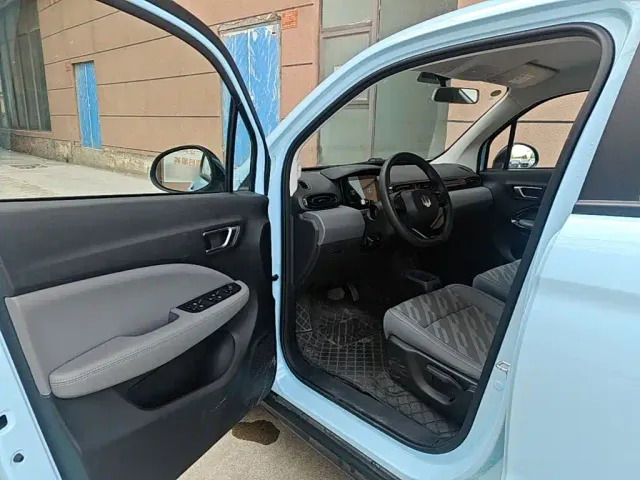 Leapmotor T03 — Фото автомобиля 15