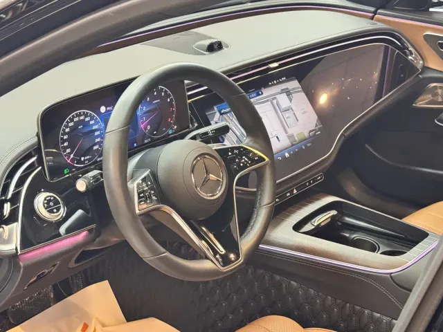 Mercedes-Benz E-Class — Фото автомобиля 8