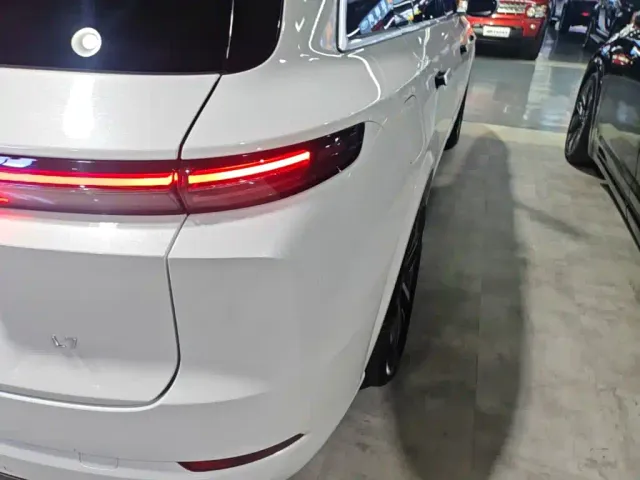 Li Auto L7 — Фото автомобиля 7