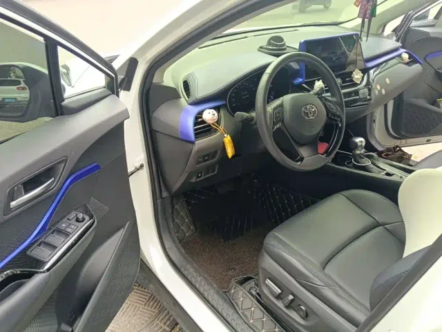 Toyota C-HR — Фото автомобиля 17