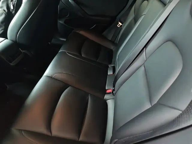Tesla Model 3 — Фото автомобиля 16