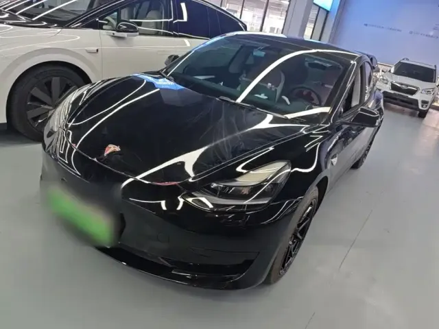 Фотография автомобиля — Tesla Model 3