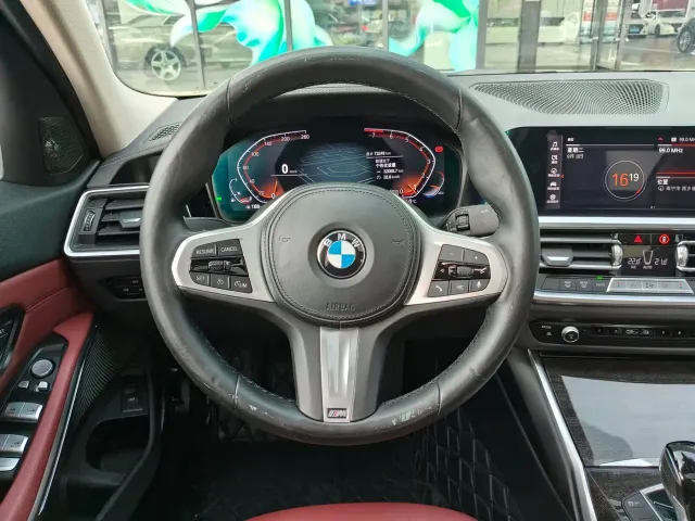 BMW 3 Series — Фото автомобиля 13