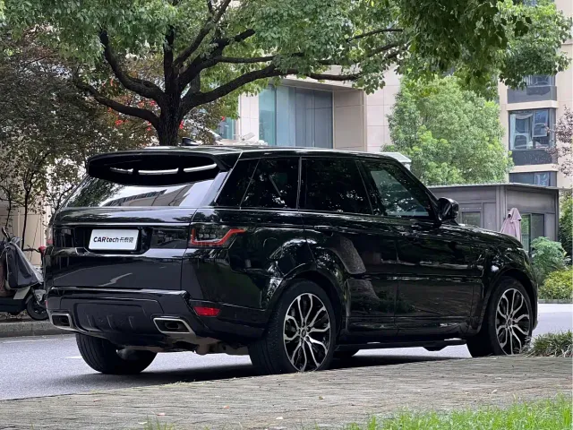 Land Rover Range Rover Sport 2022 3.0 L6 Gloss Black Edition — Фото автомобиля 23