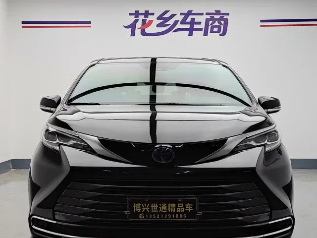 Toyota Sienna — Фото автомобиля 5