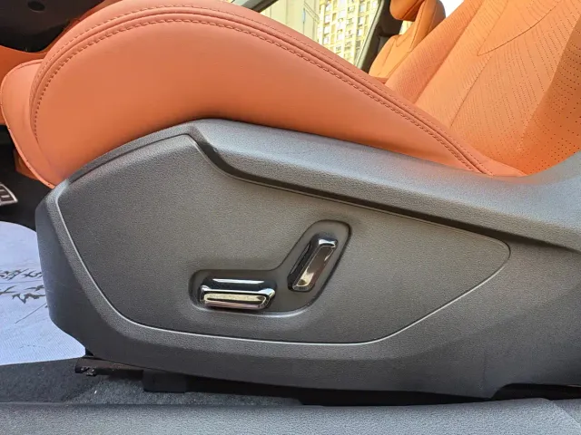 Geely Boyue — Фото автомобиля 10