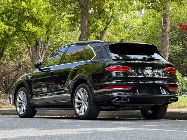 Bentley Bentayga — Фото автомобиля 6