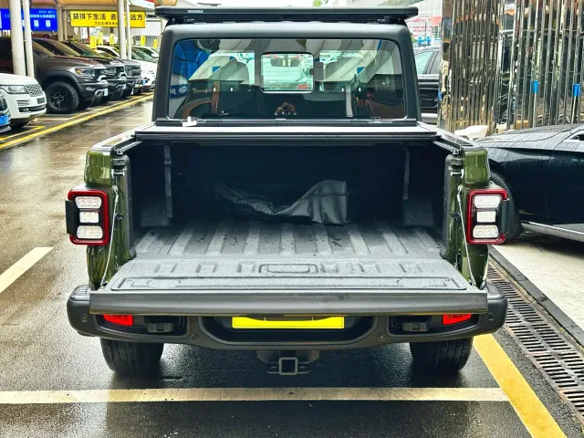 Jeep Gladiator — Фото автомобиля 15