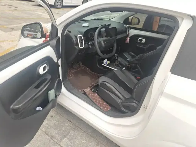 Roewe Clever — Фото автомобиля 12