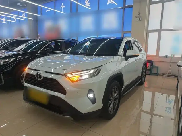 Фотография автомобиля — Toyota RAV4