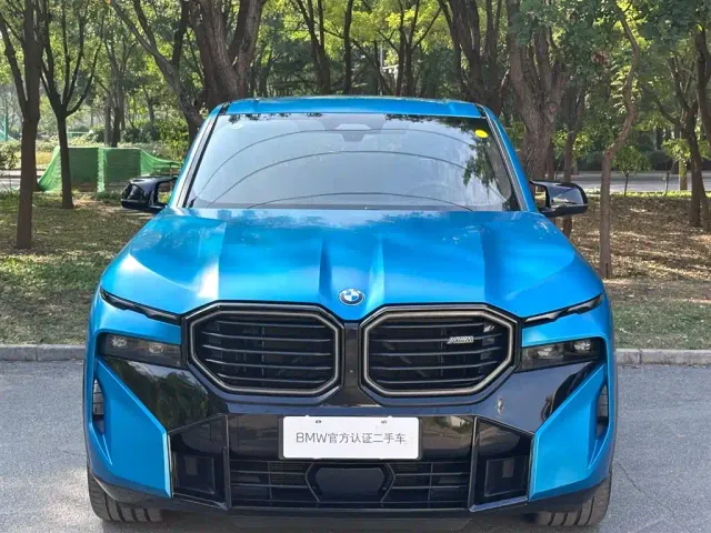 BMW XM — Фото автомобиля 2