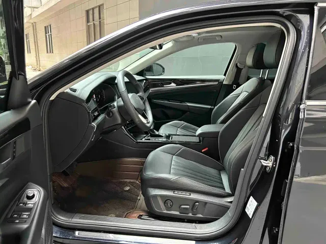 Volkswagen Passat — Фото автомобиля 10