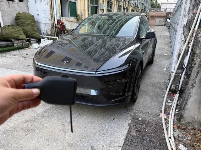 Фотография автомобиля — Tesla Model Y