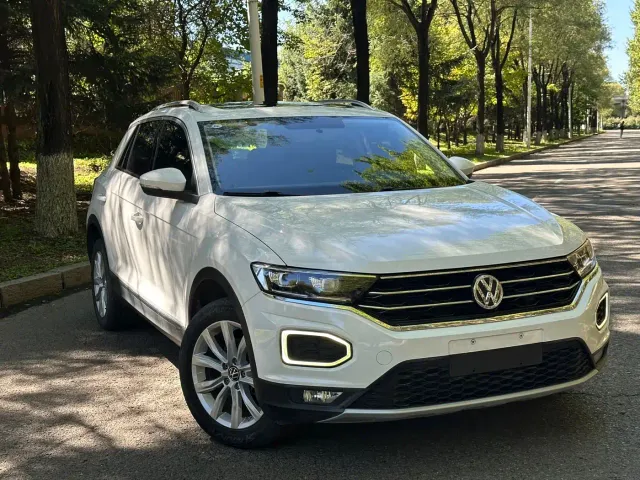 Volkswagen T-Roc — Фото автомобиля 3