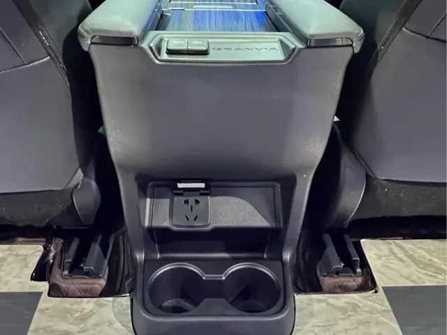 Toyota Granvia — Фото автомобиля 17