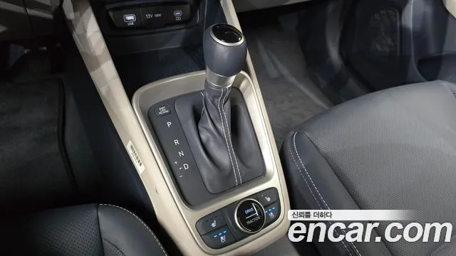 Hyundai Venue — Фото автомобиля 9