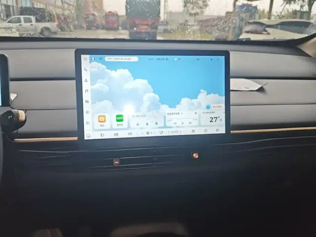 Baojun Cloud — Фото автомобиля 12