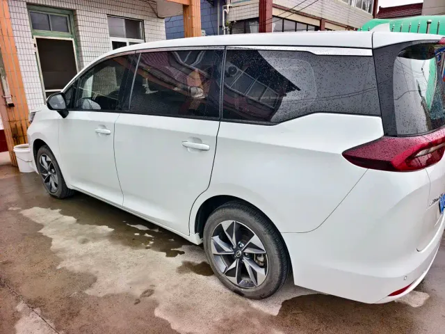 GAC Trumpchi M6 — Фото автомобиля 3