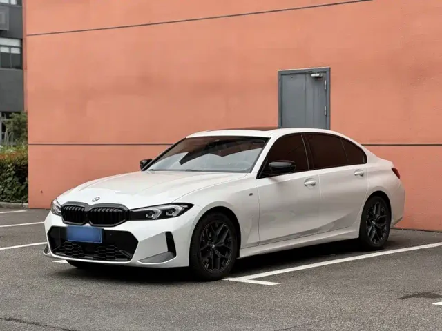 Фотография автомобиля — BMW 3 Series
