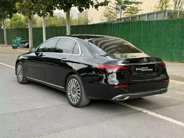 Mercedes-Benz E-Class — Фото автомобиля 7