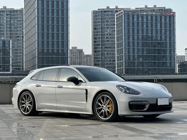 Porsche Panamera — Фото автомобиля 3