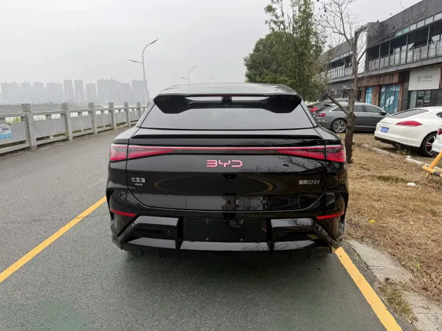 BYD Sealion 07 EV — Фото автомобиля 6