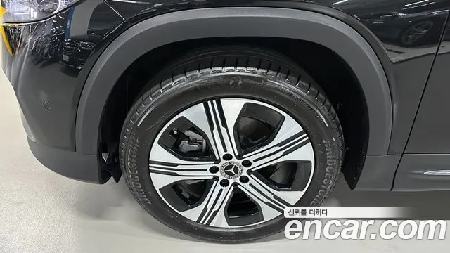 Mercedes-Benz EQB — Фото автомобиля 5
