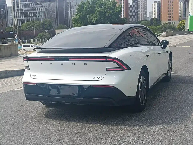 Xpeng P7+ — Фото автомобиля 8