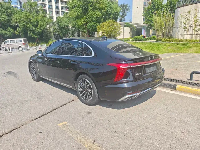 Hongqi H5 — Фото автомобиля 5