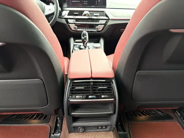 BMW 5 Series — Фото автомобиля 8