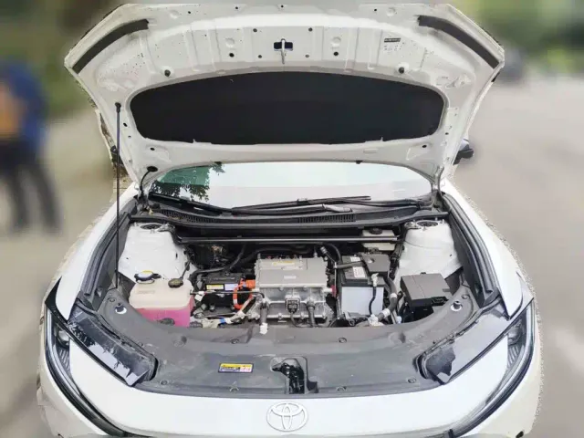 Toyota bZ5 — Фото автомобиля 3