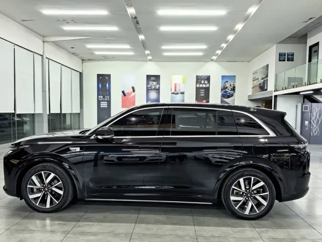 Li Auto L7 — Фото автомобиля 4