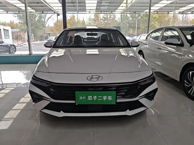 Hyundai Elantra — Фото автомобиля 2