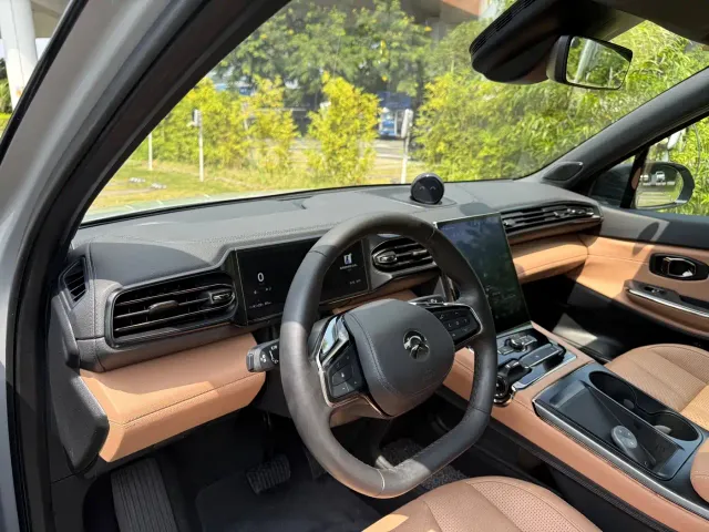 Nio ES8 — Фото автомобиля 9