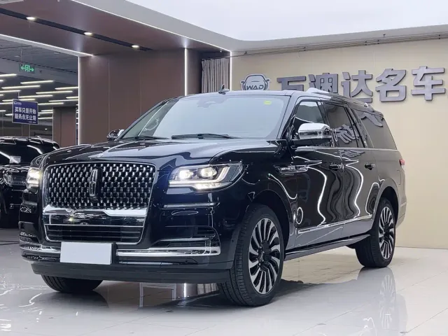 Фотография автомобиля — Lincoln Navigator