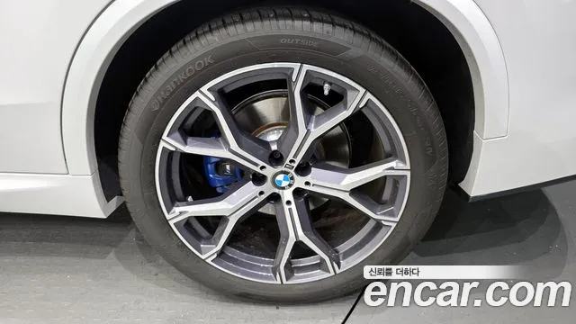 BMW X5 xDrive 40i M Sport — Фото автомобиля 5