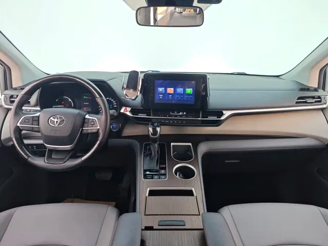 Toyota Granvia — Фото автомобиля 9