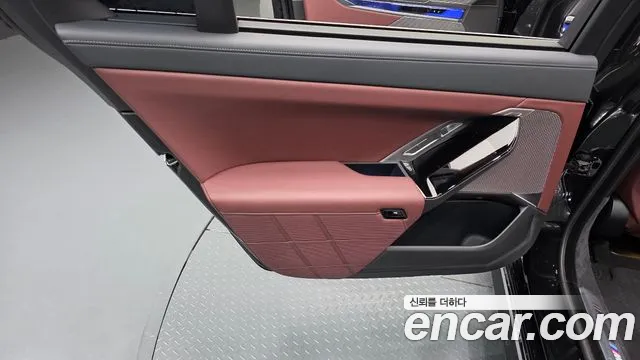 BMW 7 Series G70 — Фото автомобиля 14
