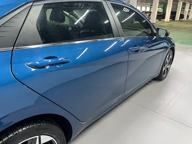 Hyundai Elantra 2022 1.5L CVT LUX Premium Edition — Фото автомобиля 27