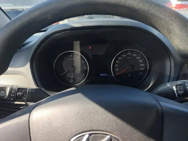 Hyundai Elantra — Фото автомобиля 14