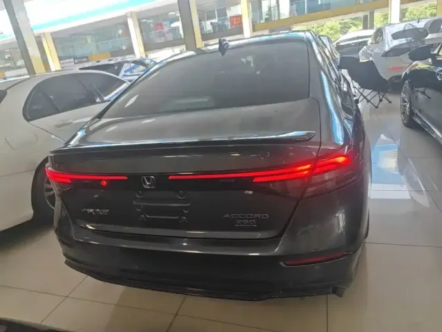 Honda Accord — Фото автомобиля 5