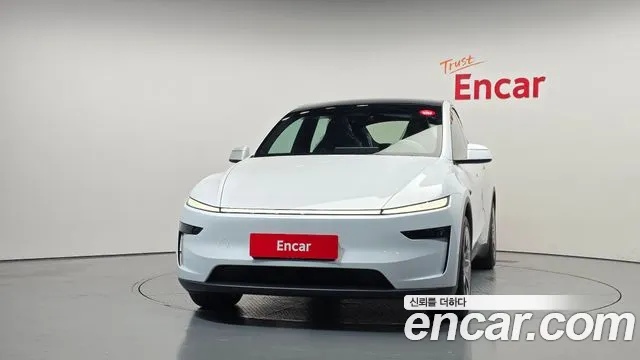 Tesla Model Y — Фото автомобиля 3