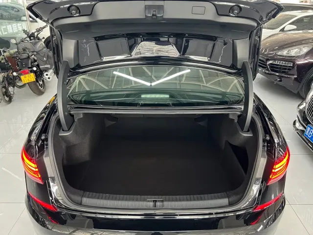 Volkswagen Passat — Фото автомобиля 18