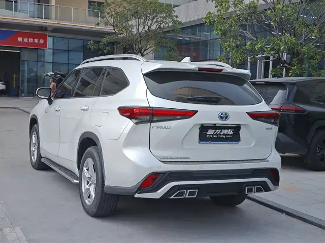Toyota Highlander — Фото автомобиля 7