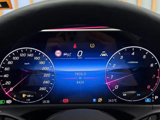 Mercedes-Benz E-Class — Фото автомобиля 14
